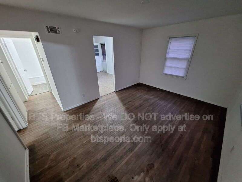 Charming 2-Bedroom Home in Peoria with Cozy Living Space! property image