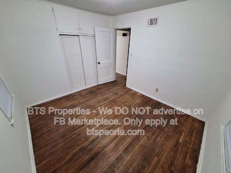 Charming 2-Bedroom Home in Peoria with Cozy Living Space! property image