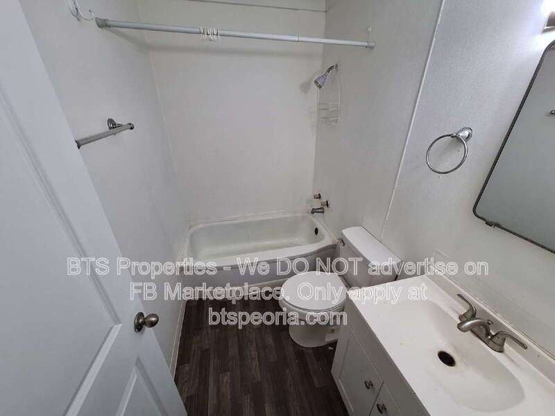 Charming 2-Bedroom Home in Peoria with Cozy Living Space! property image