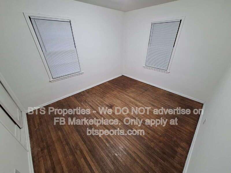 Charming 2-Bedroom Home in Peoria with Cozy Living Space! property image