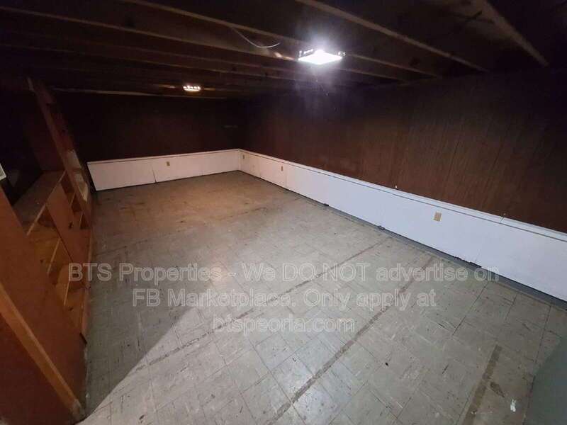 Charming 2-Bedroom Home in Peoria with Cozy Living Space! property image