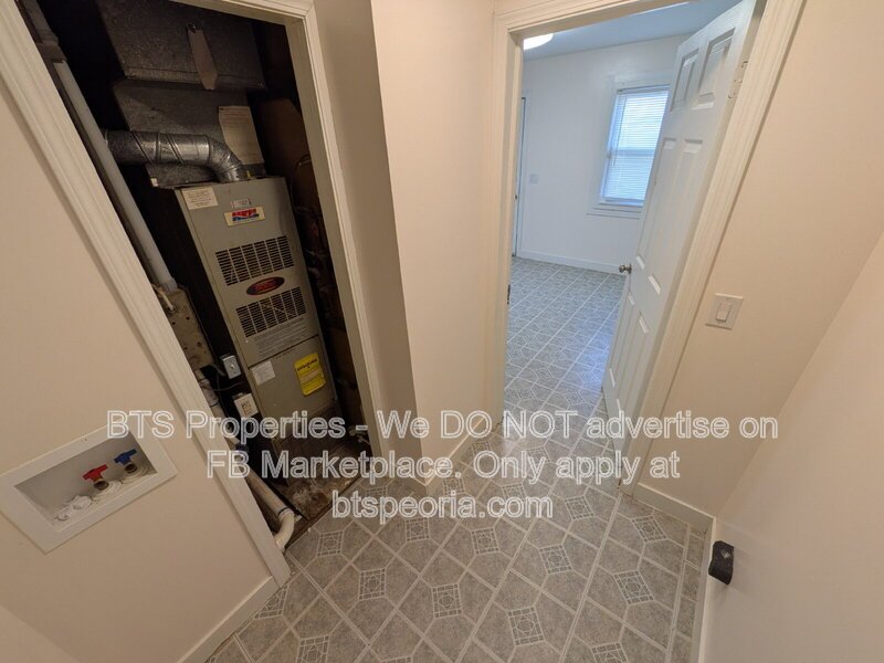 Charming 2-Bedroom Retreat in Peoria's Heart – Cozy 780 Sq. Ft. Home Awaits You! property image