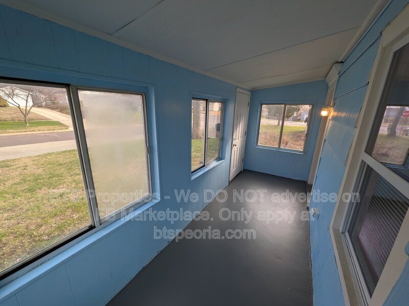 Charming 2-Bedroom Retreat in Peoria's Heart – Cozy 780 Sq. Ft. Home Awaits You! property image