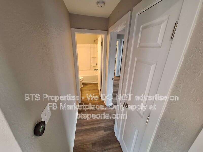 Charming 2-Bed, 2-Bath Gem in Peoria Heights – Cozy 800 Sq Ft Haven Awaits! property image