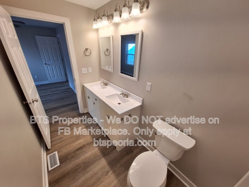 Charming 2-Bed, 2-Bath Gem in Peoria Heights – Cozy 800 Sq Ft Haven Awaits! property image