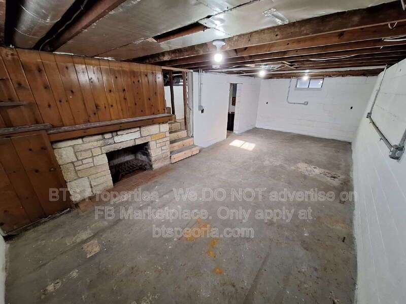 Charming 2-Bed, 2-Bath Gem in Peoria Heights – Cozy 800 Sq Ft Haven Awaits! property image
