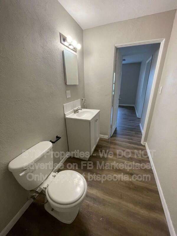 Cozy & Convenient: Charming 1-Bedroom Retreat in Canton, IL! property image