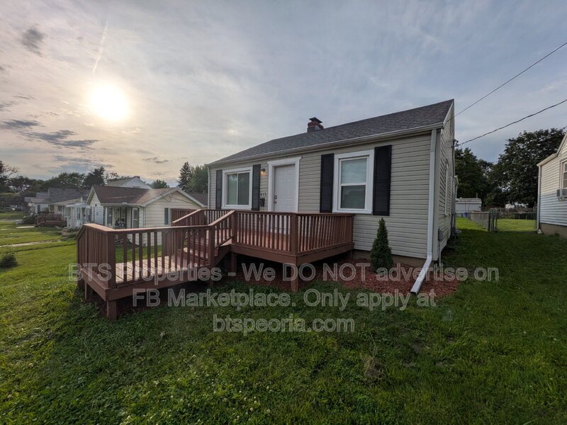 Charming 2-Bed, 2-Bath Gem in Peoria Heights – Cozy 800 Sq Ft Haven Awaits! property image