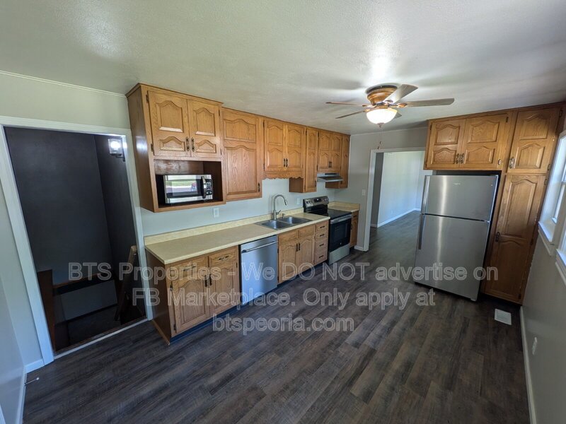 Charming 3-Bed Home in Washington with Oversized Garage & Bonus Basement Space! property image