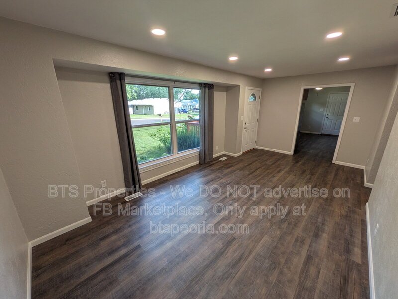 Charming 3-Bed Home in Washington with Oversized Garage & Bonus Basement Space! property image