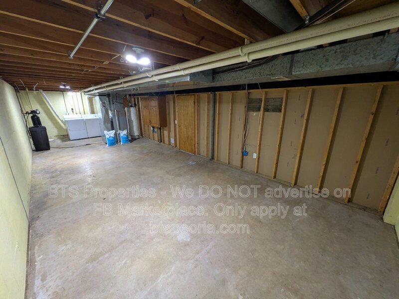 Charming 3-Bed Home in Washington with Oversized Garage & Bonus Basement Space! property image