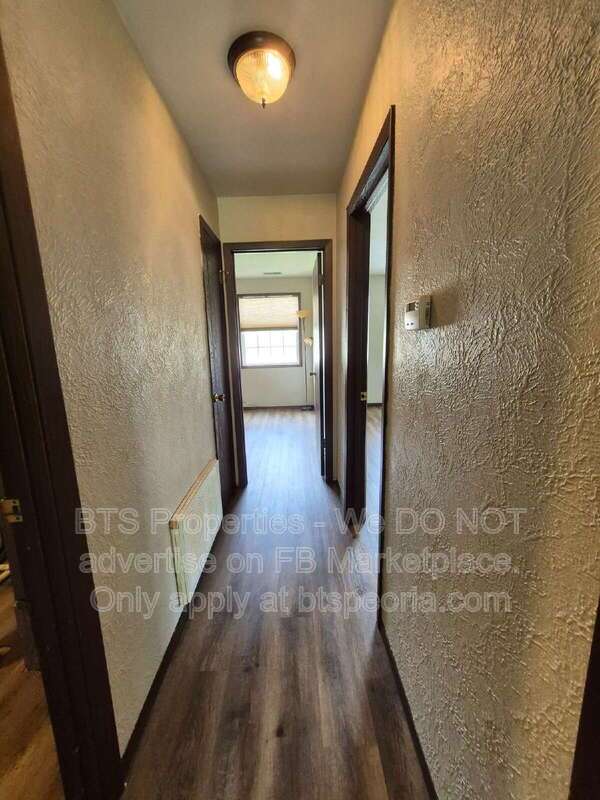 Spacious 2-Bed, 2-Bath Gem in Creve Coeur – 1200 Sq. Ft. of Comfort at 412 North Highland Street! property image