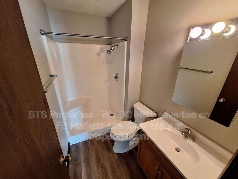 Spacious 2-Bed, 2-Bath Gem in Creve Coeur – 1200 Sq. Ft. of Comfort at 412 North Highland Street! property image