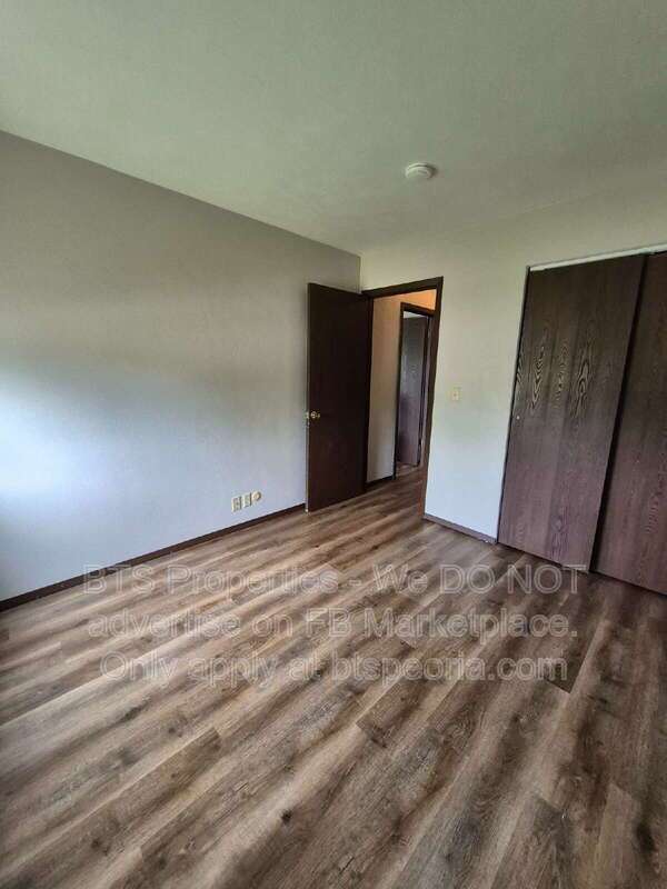 Spacious 2-Bed, 2-Bath Gem in Creve Coeur – 1200 Sq. Ft. of Comfort at 412 North Highland Street! property image