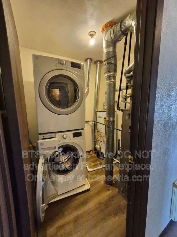 Spacious 2-Bed, 2-Bath Gem in Creve Coeur – 1200 Sq. Ft. of Comfort at 412 North Highland Street! property image