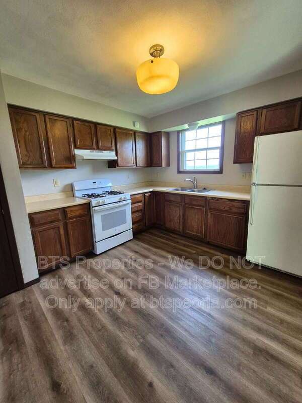 Spacious 2-Bed, 2-Bath Gem in Creve Coeur – 1200 Sq. Ft. of Comfort at 412 North Highland Street! property image