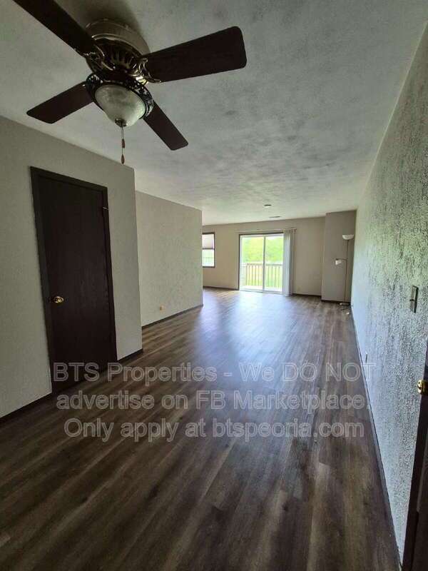 Spacious 2-Bed, 2-Bath Gem in Creve Coeur – 1200 Sq. Ft. of Comfort at 412 North Highland Street! property image