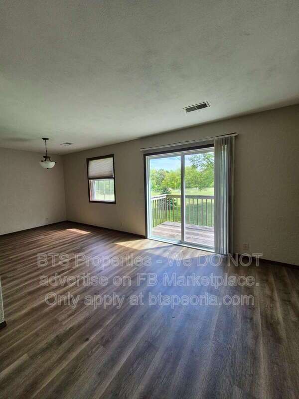 Spacious 2-Bed, 2-Bath Gem in Creve Coeur – 1200 Sq. Ft. of Comfort at 412 North Highland Street! property image