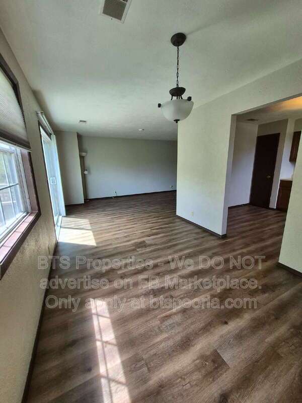 Spacious 2-Bed, 2-Bath Gem in Creve Coeur – 1200 Sq. Ft. of Comfort at 412 North Highland Street! property image