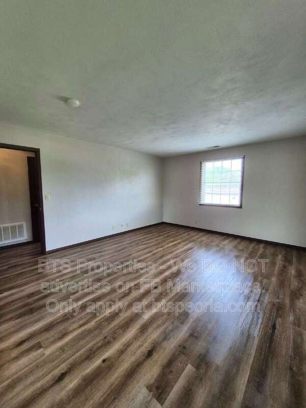 Spacious 2-Bed, 2-Bath Gem in Creve Coeur – 1200 Sq. Ft. of Comfort at 412 North Highland Street! property image
