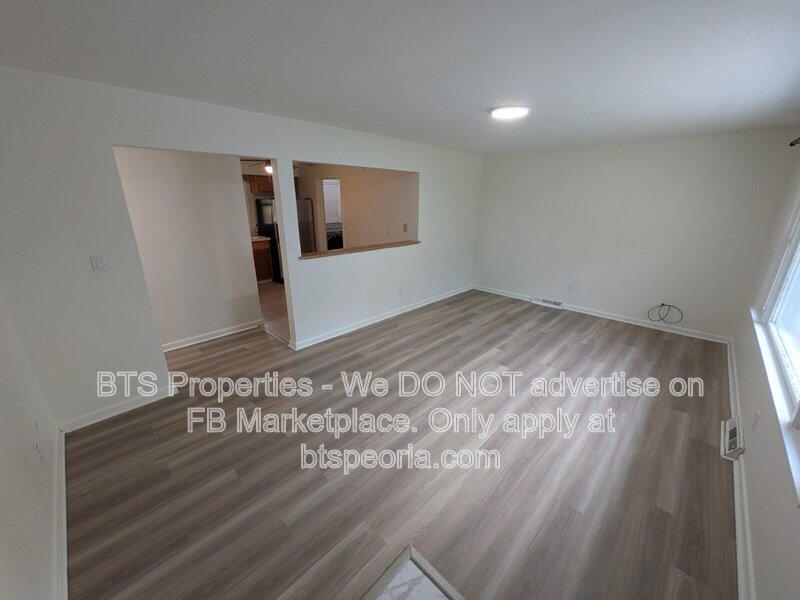 Charming 2-Bedroom Duplex with Modern Comfort at 622 West Laclaire Lane, Peoria! property image