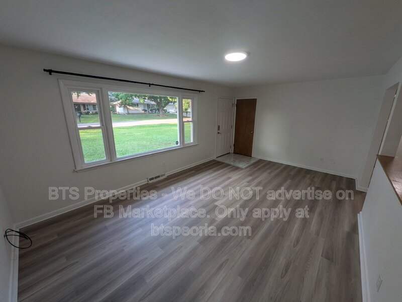 Charming 2-Bedroom Duplex with Modern Comfort at 622 West Laclaire Lane, Peoria! property image