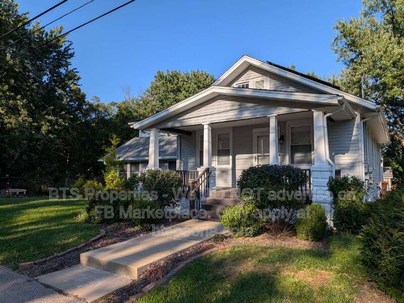Spacious 4-Bedroom Retreat with 4 Full Baths - 3612 North Harvard Avenue, Peoria! property image