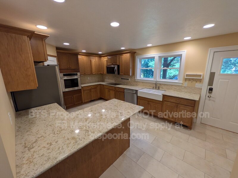 Spacious 4-Bedroom Retreat with 4 Full Baths - 3612 North Harvard Avenue, Peoria! property image