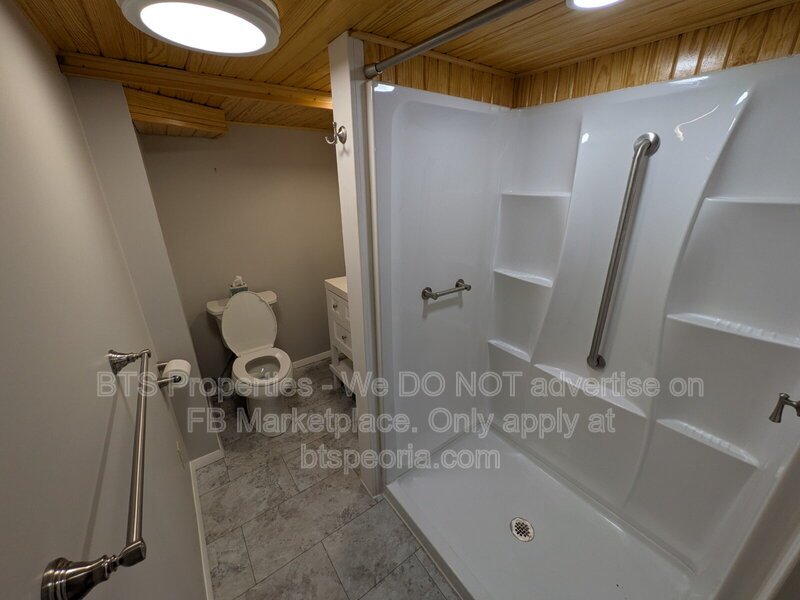 Spacious 4-Bedroom Retreat with 4 Full Baths - 3612 North Harvard Avenue, Peoria! property image