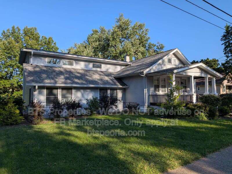 Spacious 4-Bedroom Retreat with 4 Full Baths - 3612 North Harvard Avenue, Peoria! property image