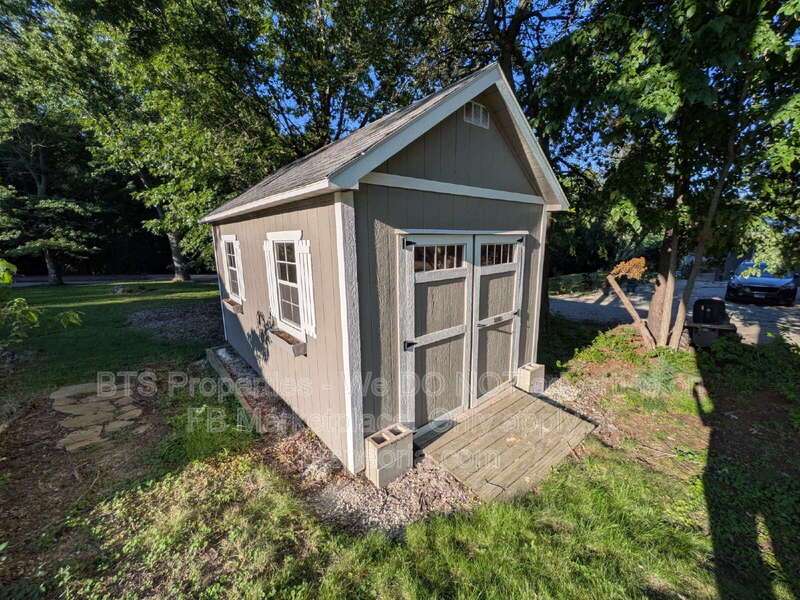 Spacious 4-Bedroom Retreat with 4 Full Baths - 3612 North Harvard Avenue, Peoria! property image