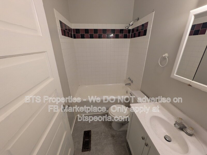 Charming 2-Bedroom Apartment Home on West Barker Avenue - Your Cozy Peoria Haven! property image