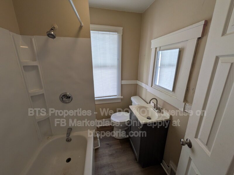 Charming 3-Bedroom Gem on North Missouri Avenue with Spacious 1200 Sq Ft Layout in Peoria! property image