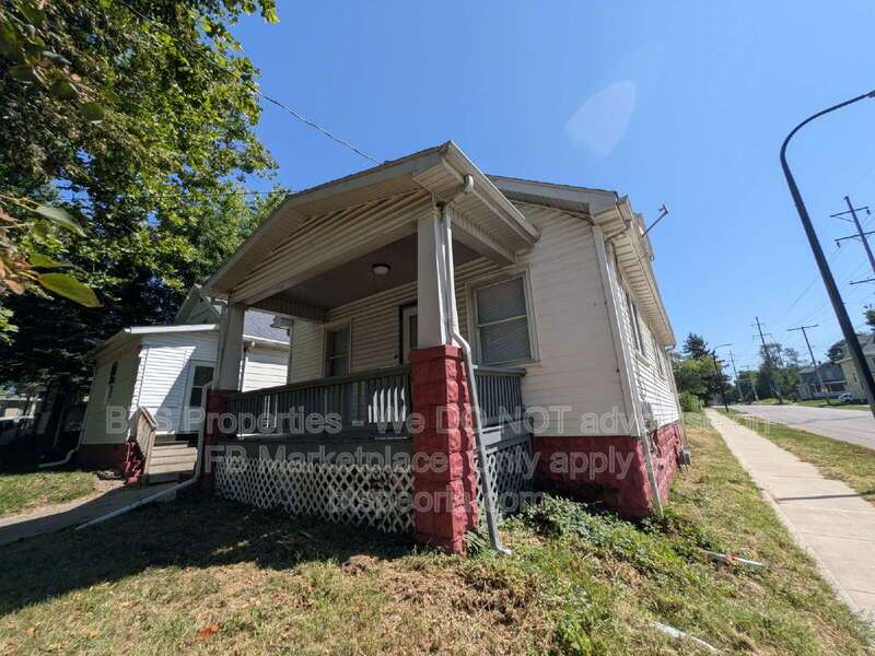 Charming 3-Bedroom Gem on North Missouri Avenue with Spacious 1200 Sq Ft Layout in Peoria! property image