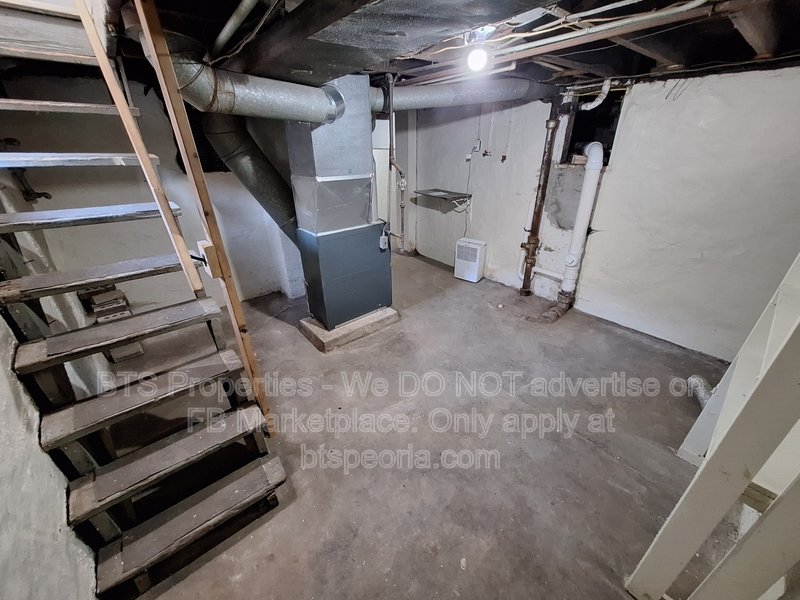 1912 W Ann St property image